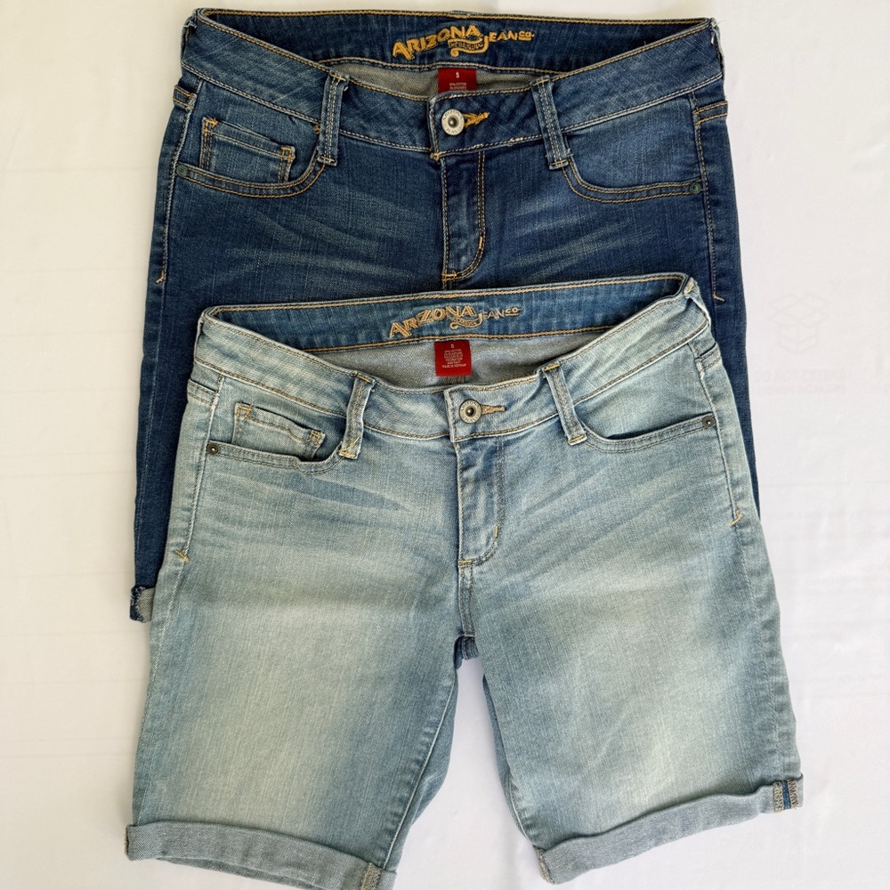 Arizona Jean Co. Mid- Rise Shorts Bundle Size 5 Juniors Dark & Light Wash